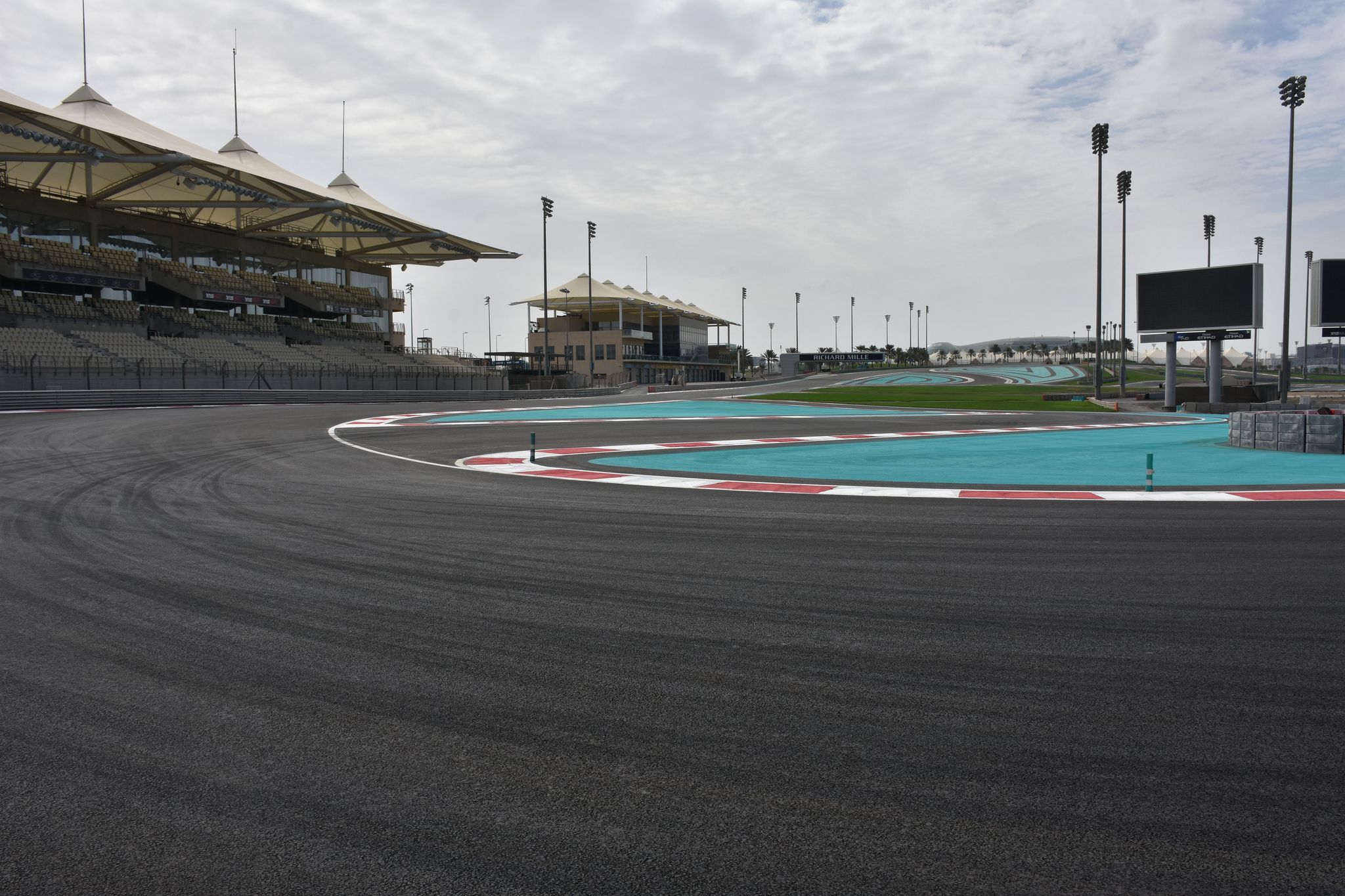 yas marina circuit yacht